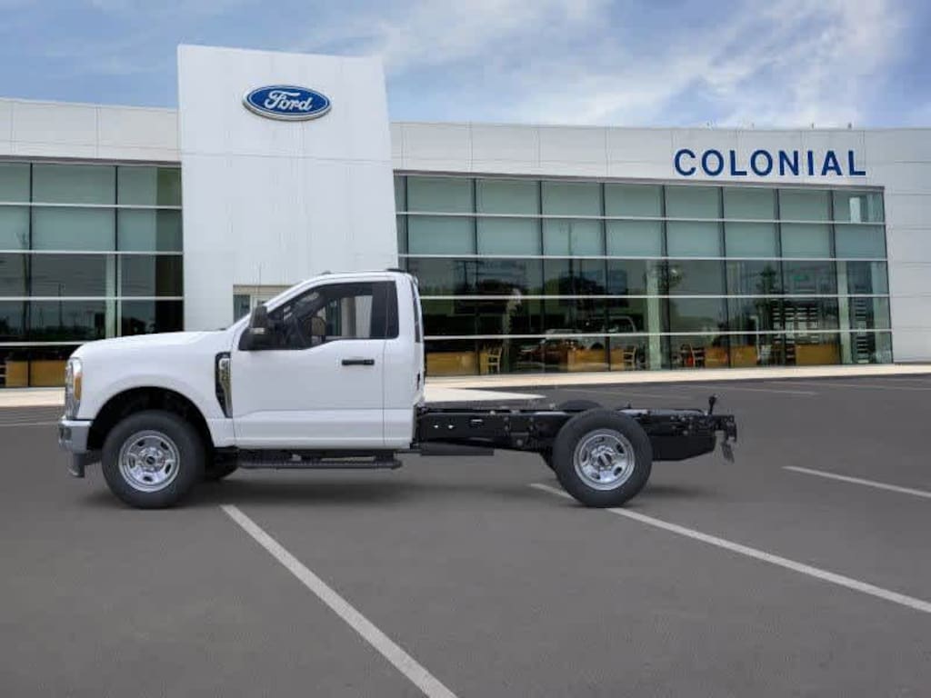 New 2026 Ford F-350 Chassis 4WD Reg Cab 145 WB 60 CA Truck Regular Cab