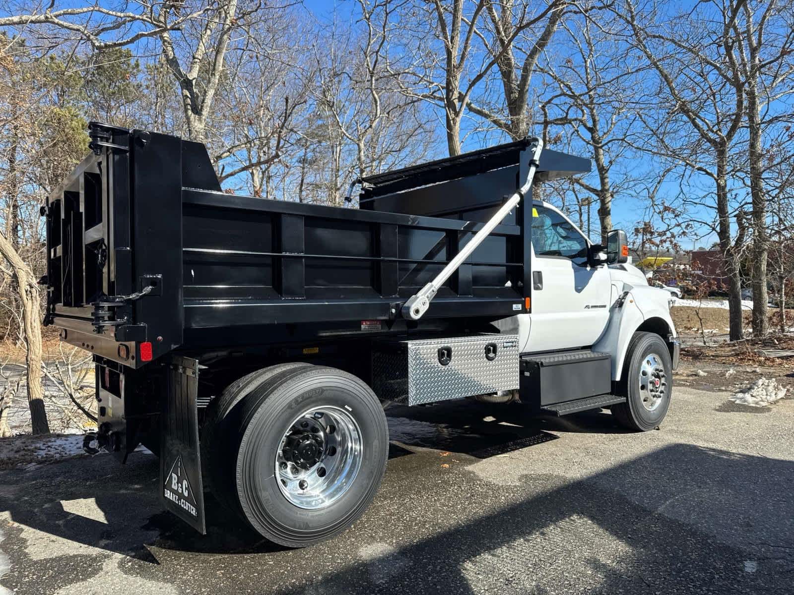 2025 Ford F-750 Regular Cab photo 2