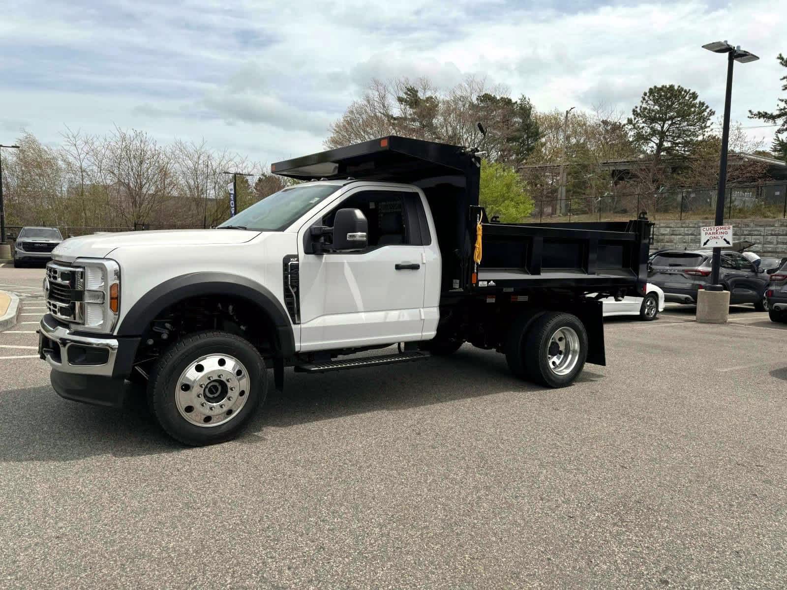 2026 Ford F-450 XLT 4x4 Regular Cab 145-In DRW's photo