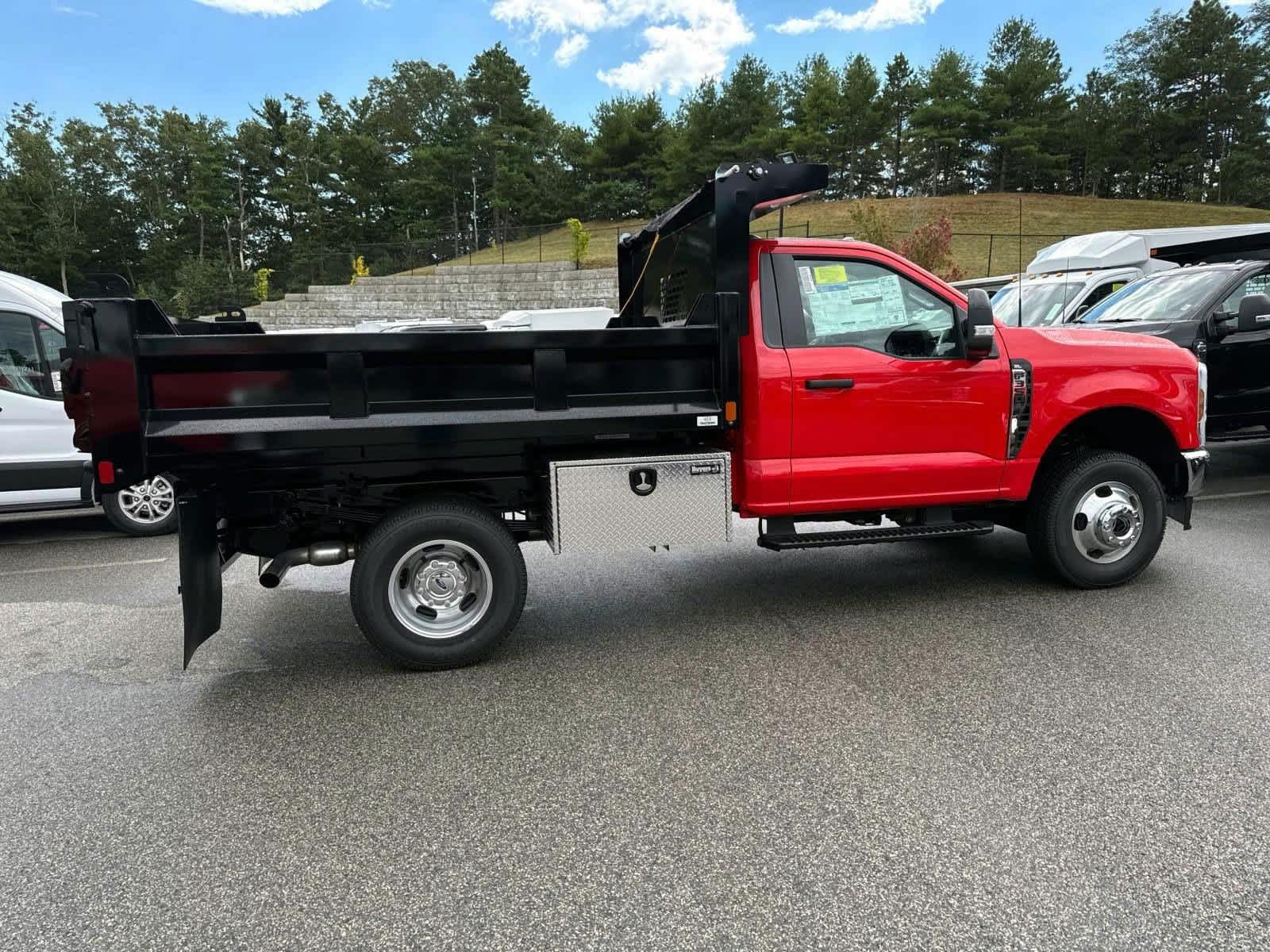 2025 Ford F-350 photo 4