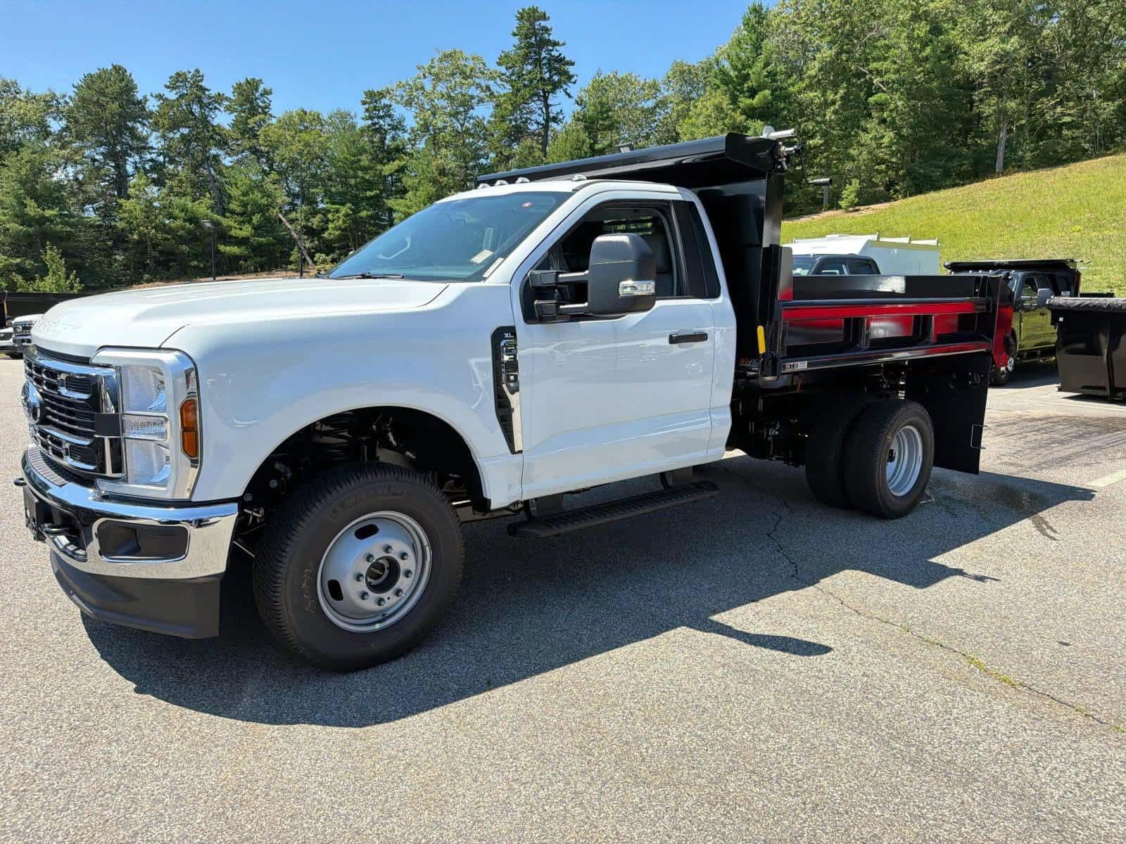 2026 Ford F-350 Super Duty Chassis Cab