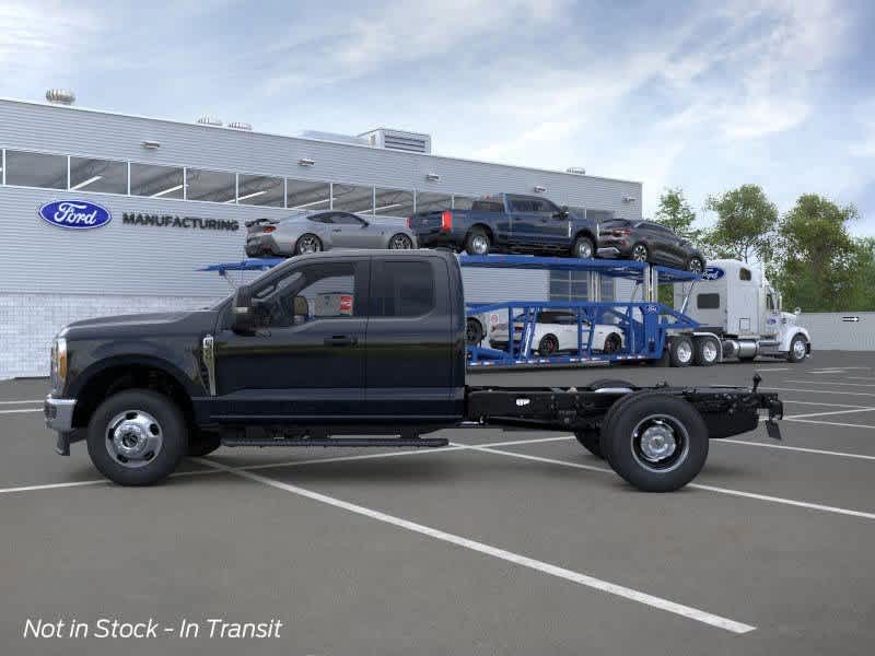 2026 Ford F-350 photo 2