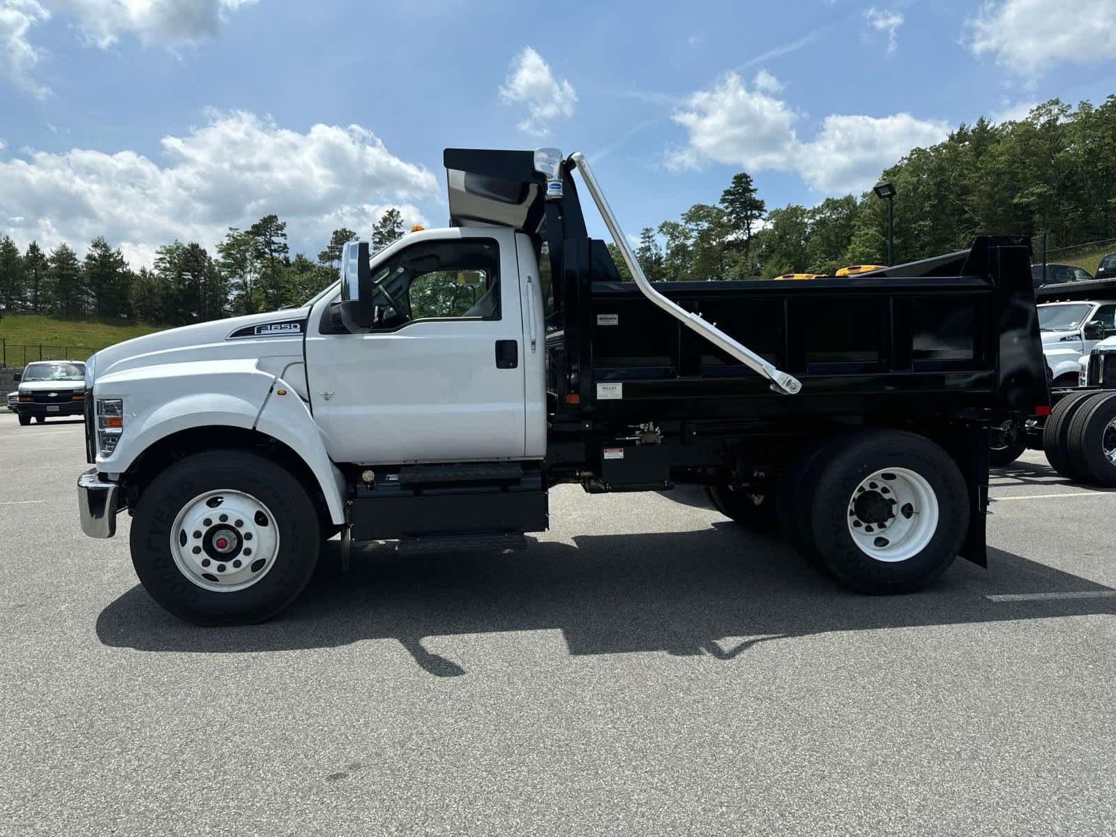 2025 Ford F-650 Regular Cab photo 2
