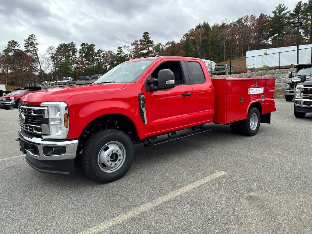 New 2026 Ford F-350 UTILITY BODY 4WD Supercab 168 WB 60 CA Truck Super Cab