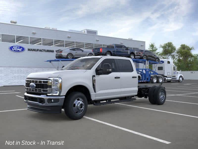 2026 Ford F-350 Super Duty Chassis Cab XL's photo