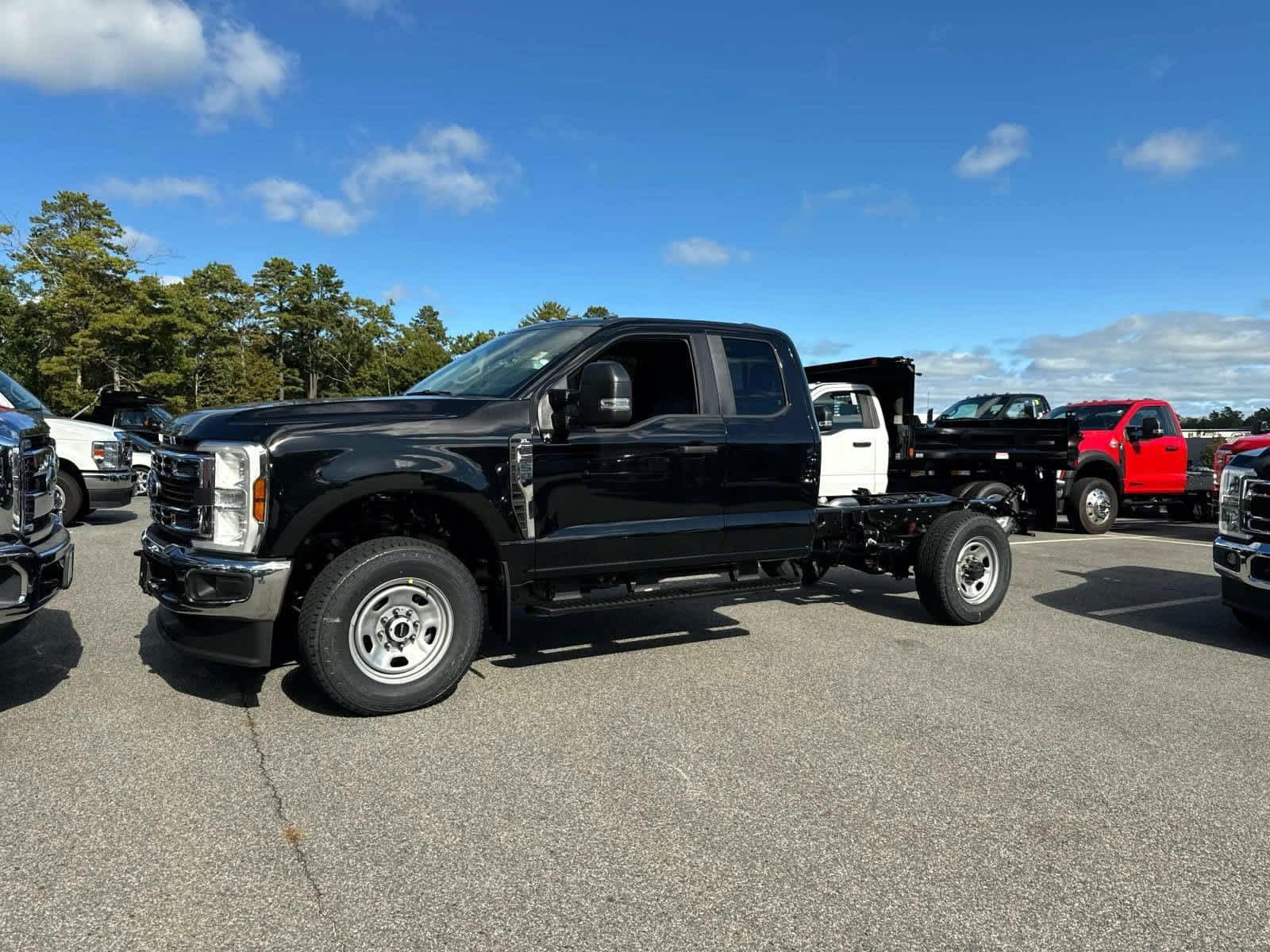 2026 Ford F-350 Super Duty Chassis Cab XL's photo