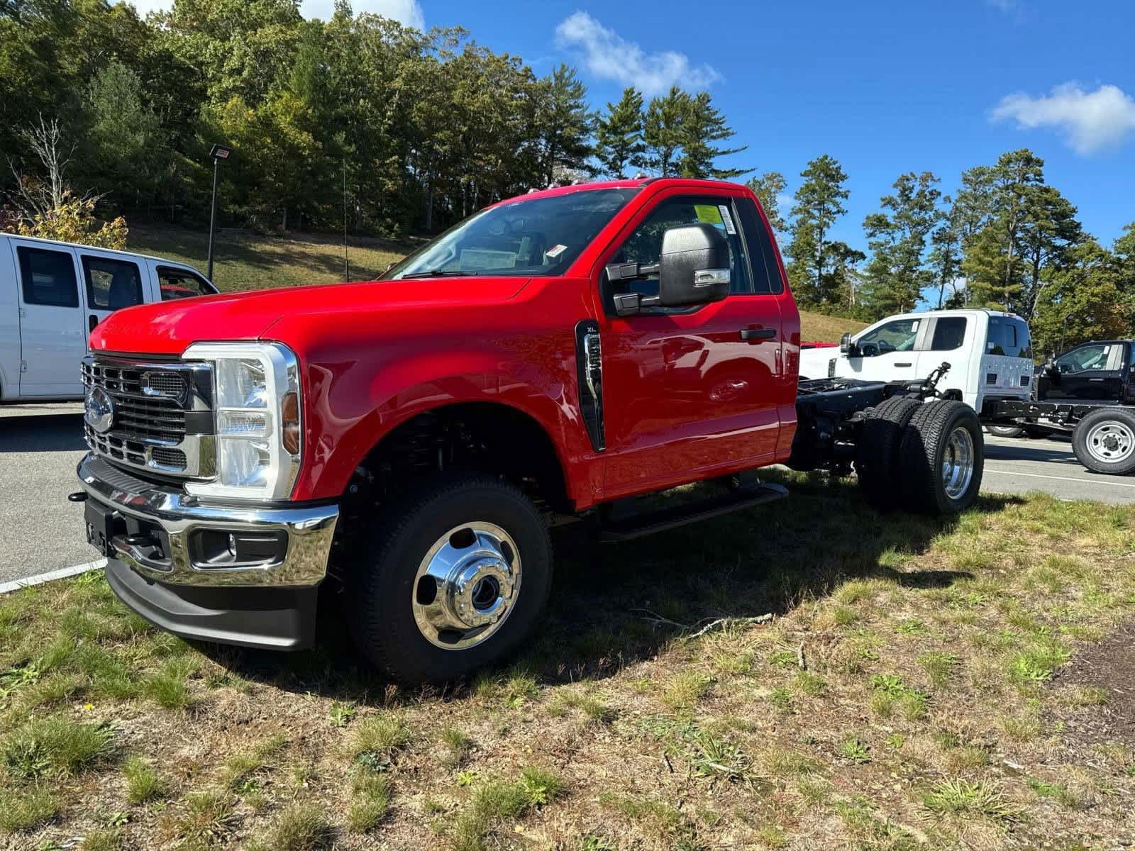 2026 Ford F-350 Super Duty Chassis Cab XL's photo