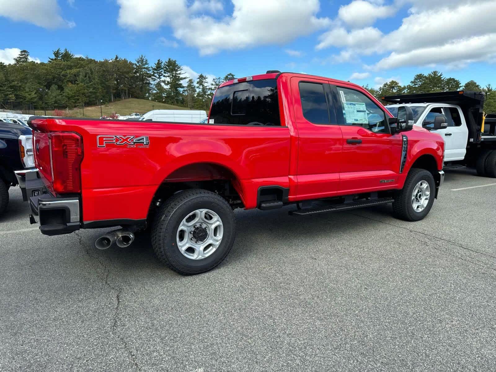 2026 Ford F-350 XLT photo 4