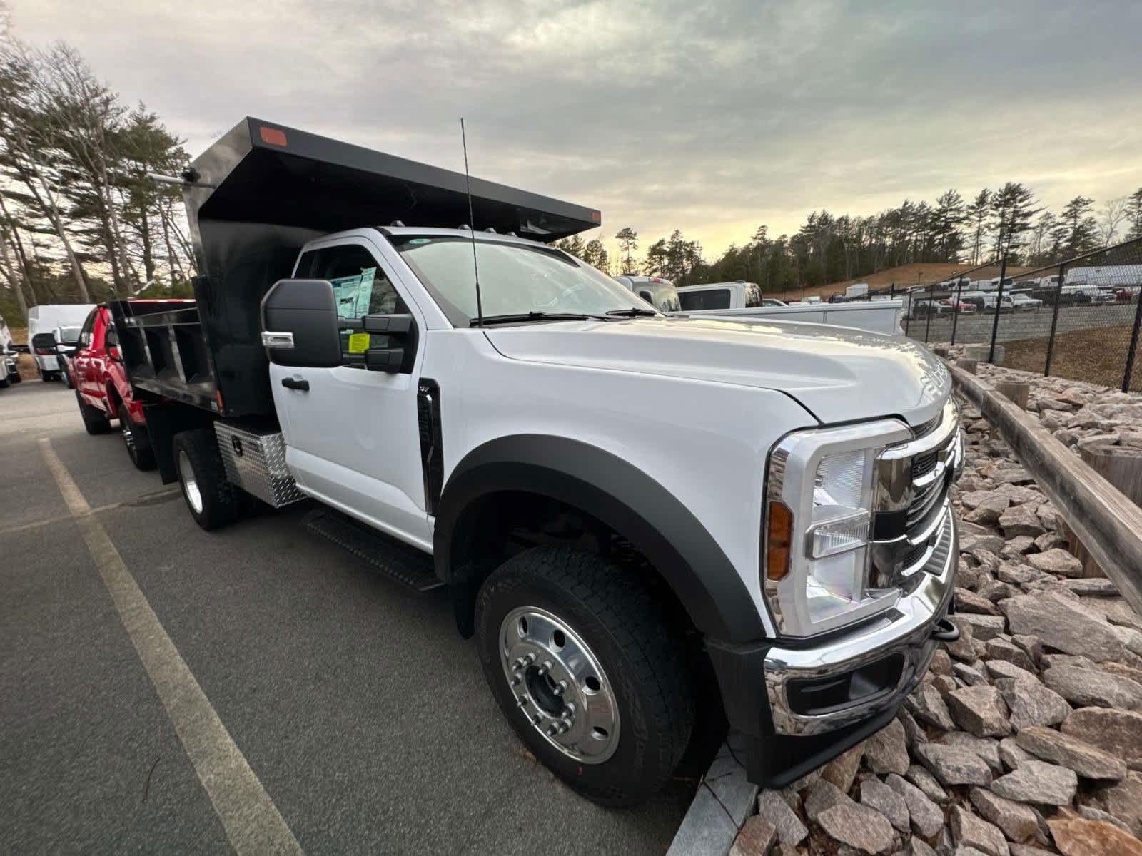 2024 Ford F-550 photo 4