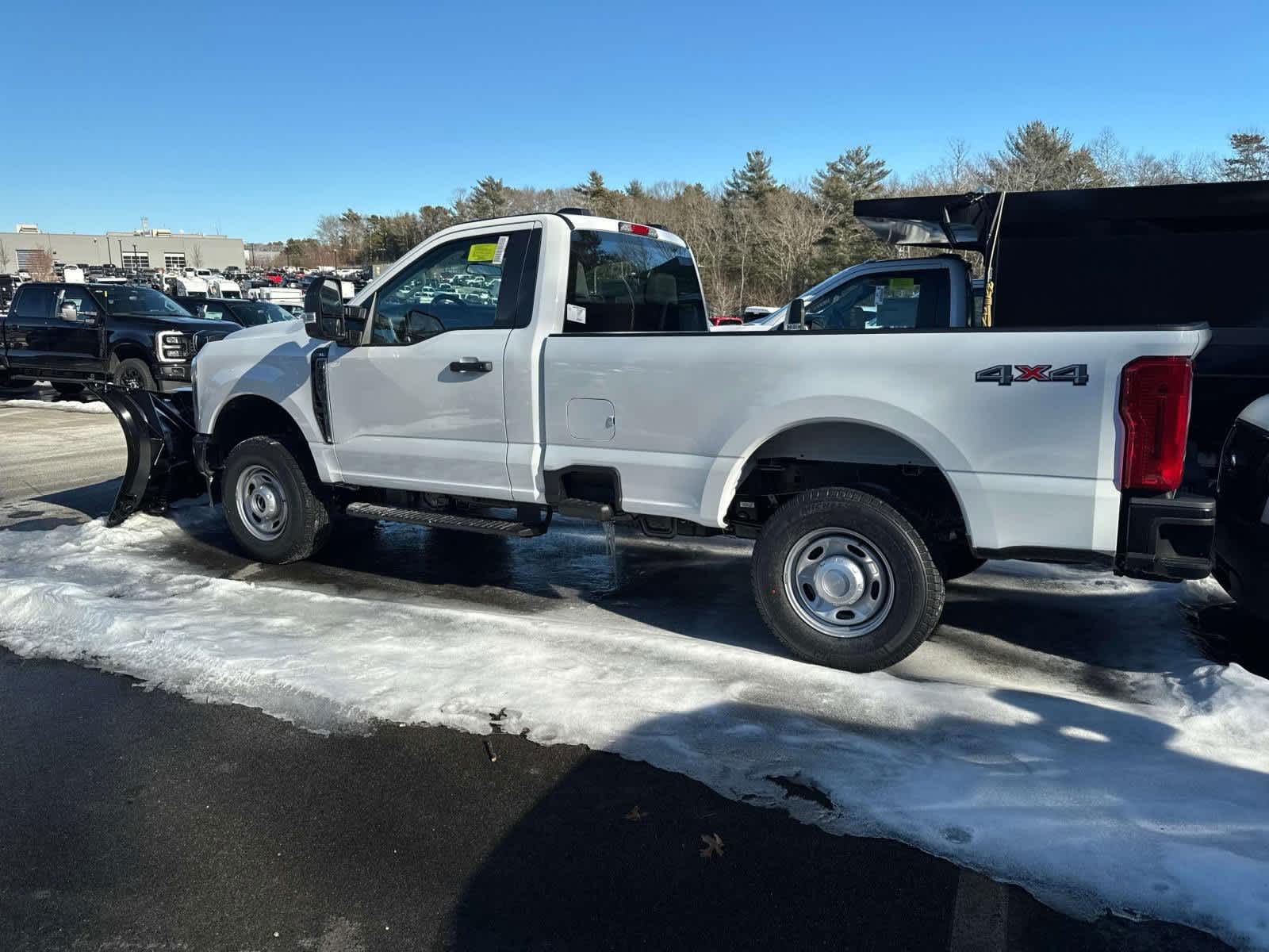 2025 Ford F-250 photo 2