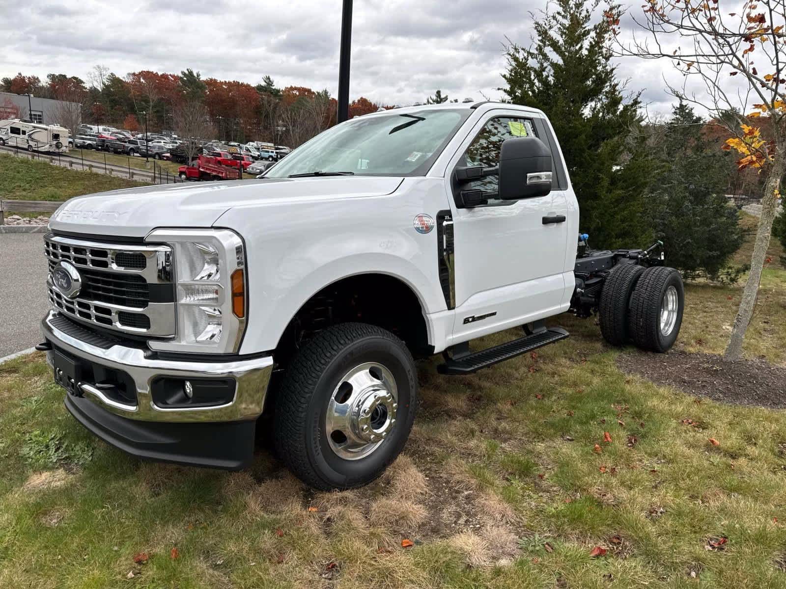 2026 Ford F-350 Super Duty Chassis Cab XL's photo