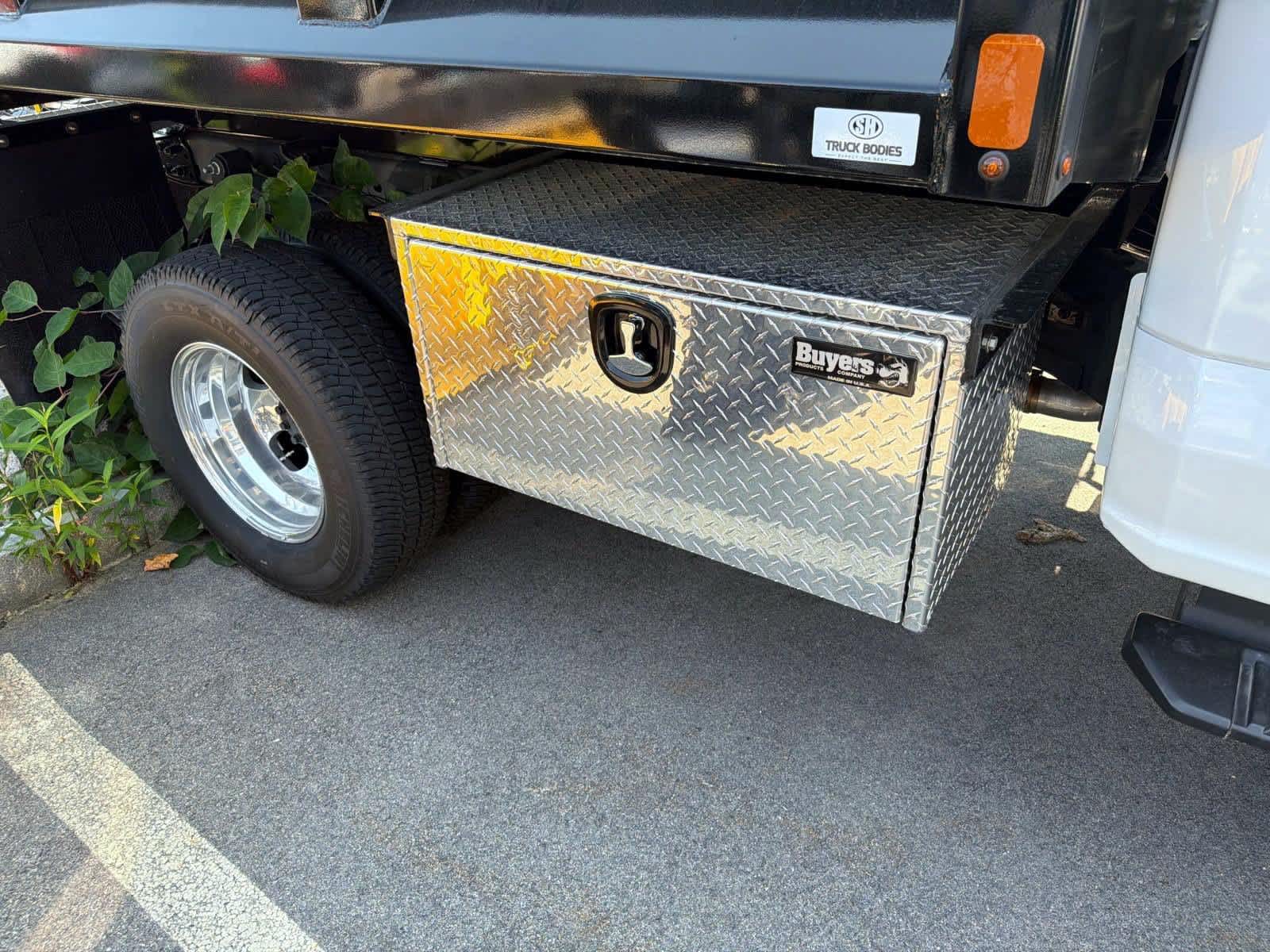 2026 Ford F-350 Super Duty Chassis Cab XL - Photo 3