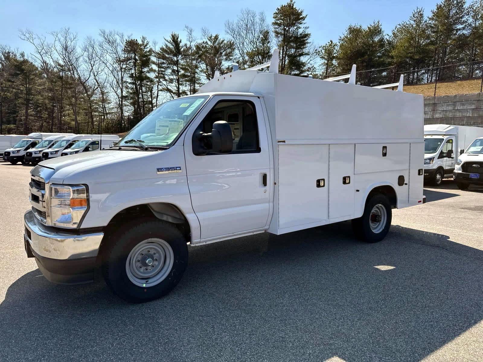 2026 Ford E-Series SRW E-350 Super Duty 138 in WB's photo