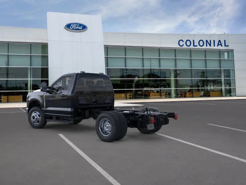 2025 Ford F-350 photo 3