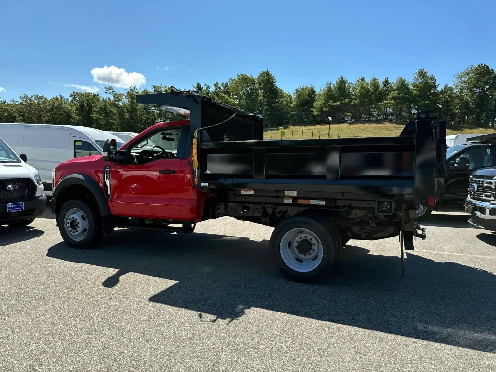 2024 Ford F-550 photo 2