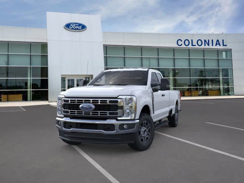 2025 Ford F-350 XLT photo 2