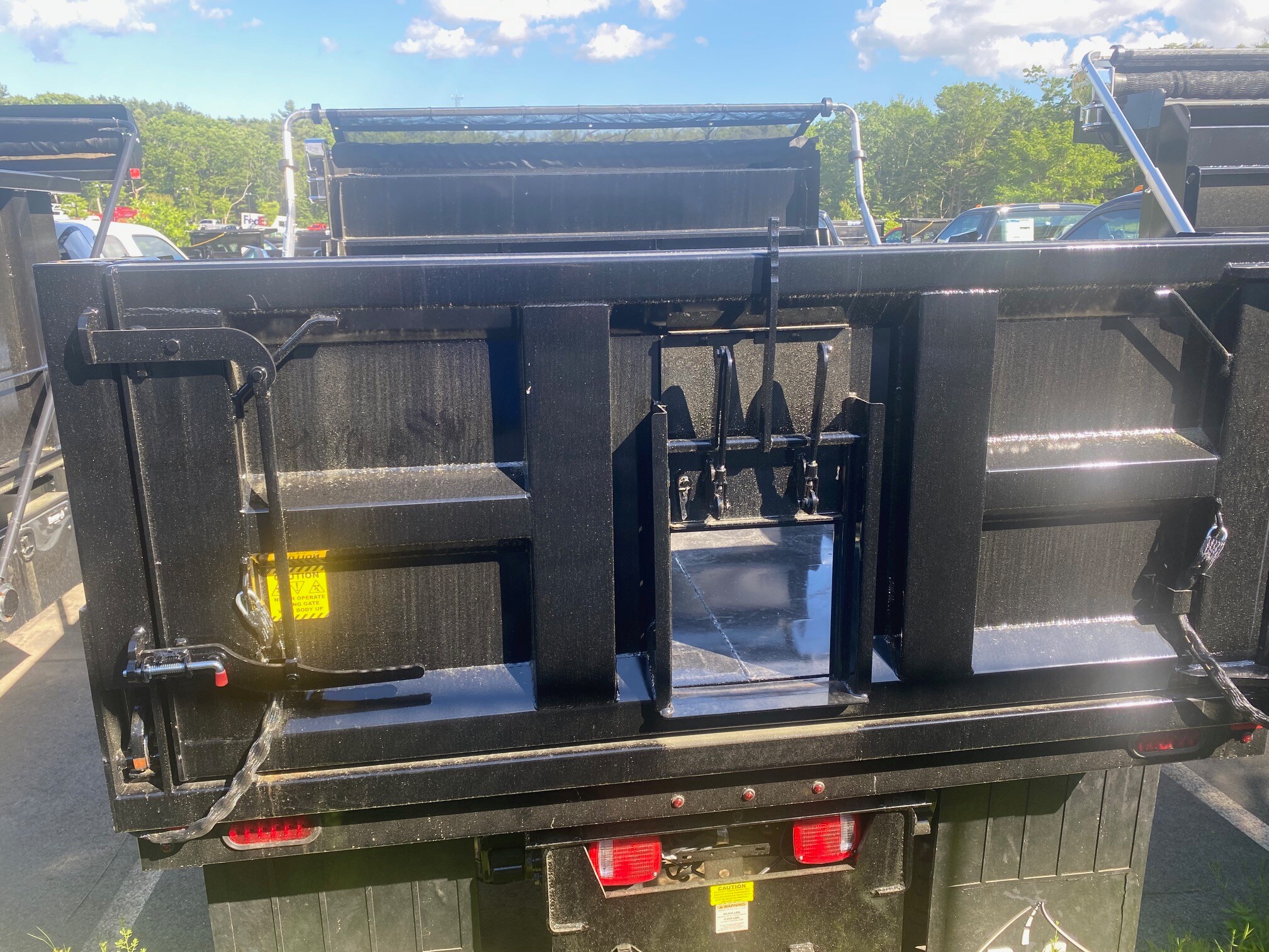 2024 Ford F-650 SuperCab Regular Cab photo 2