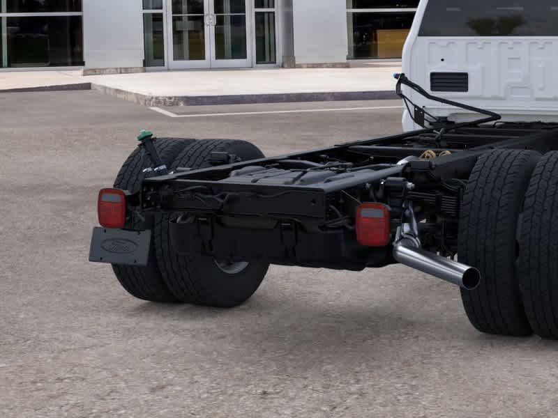 2025 Ford F-600 Super Duty Chassis Cab XL - Photo 21
