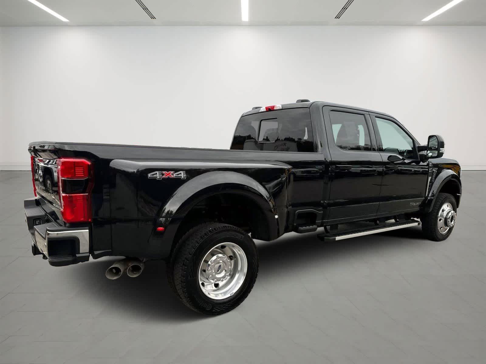 2025 Ford F-450 Lariat photo 4