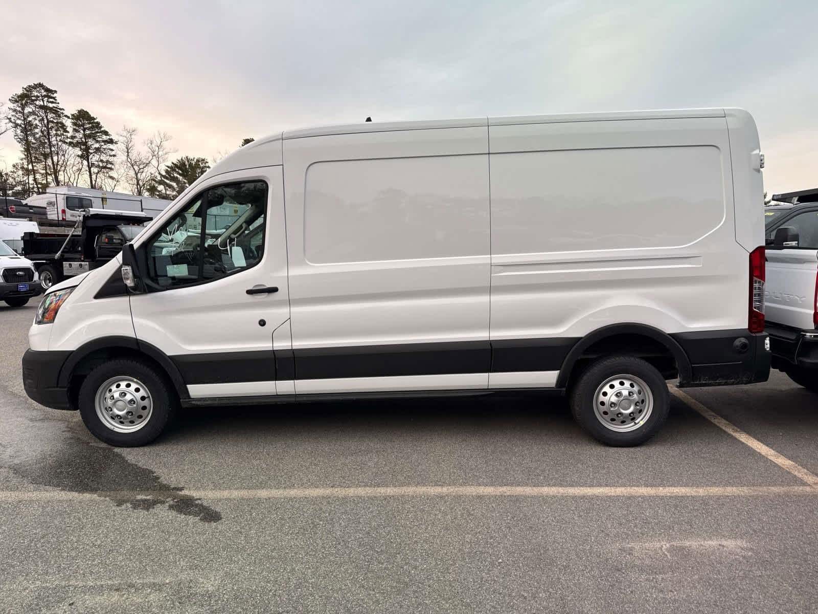 2025 Ford Transit photo 3