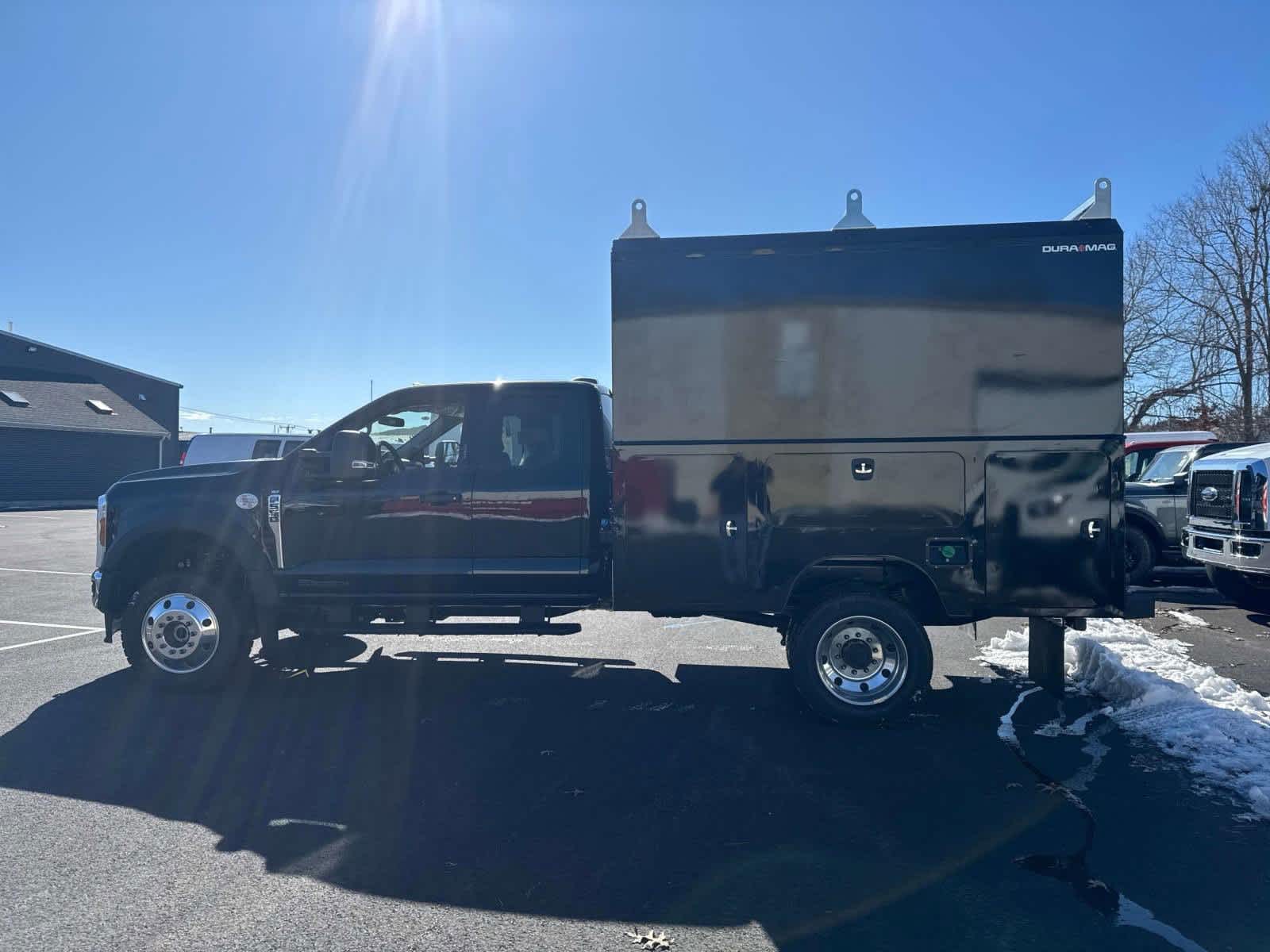 2024 Ford F-550 photo 2