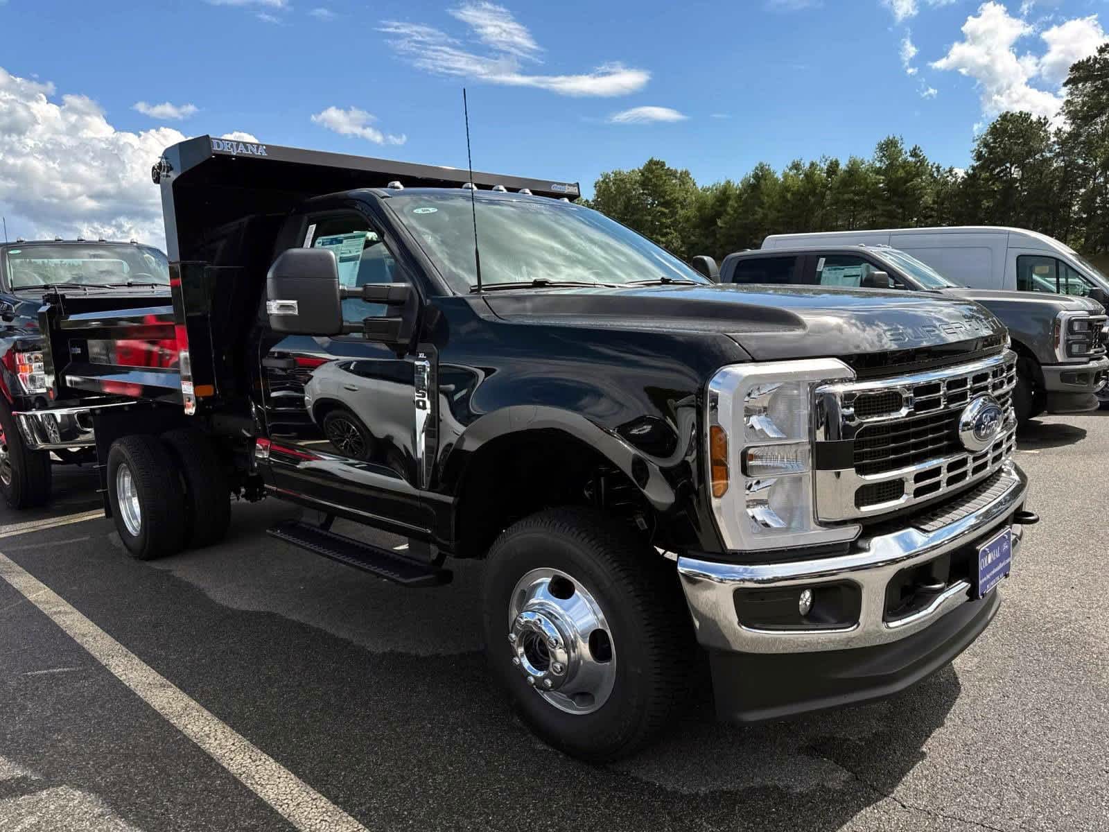 2025 Ford F-350 photo 4