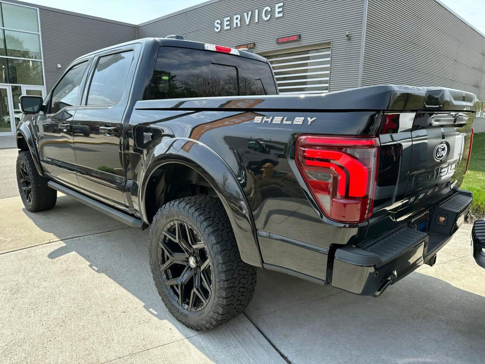 2025 Ford F-150 Lariat photo 2