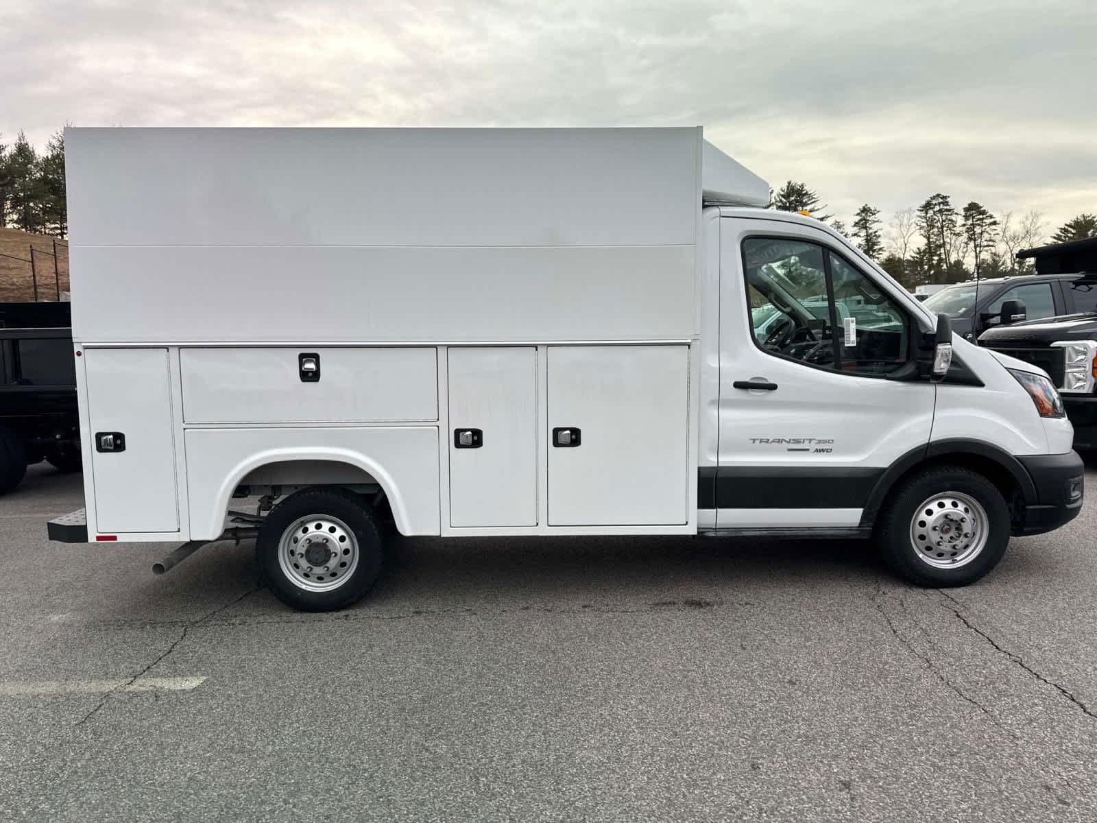 2024 Ford Transit photo 4