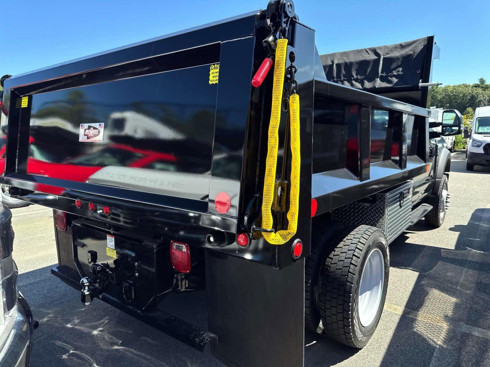 2025 Ford F-550 photo 3