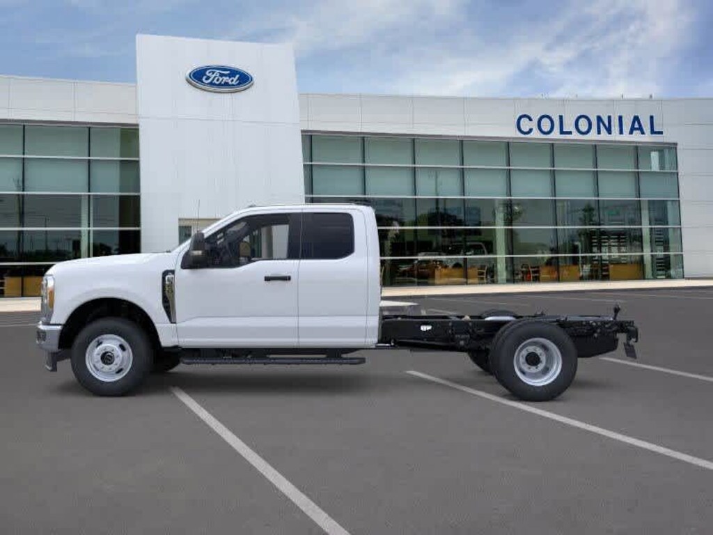 New 2026 Ford F-350 Chassis XL 4WD Supercab 168 WB 60 CA Truck Super Cab