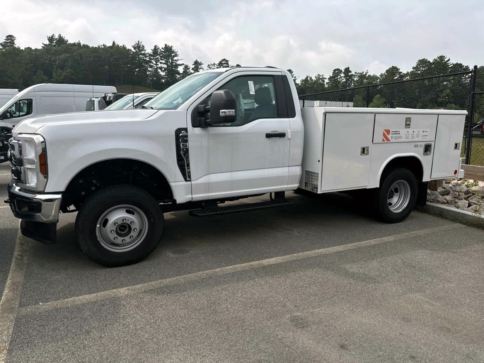 2024 Ford F-250 XL photo 2