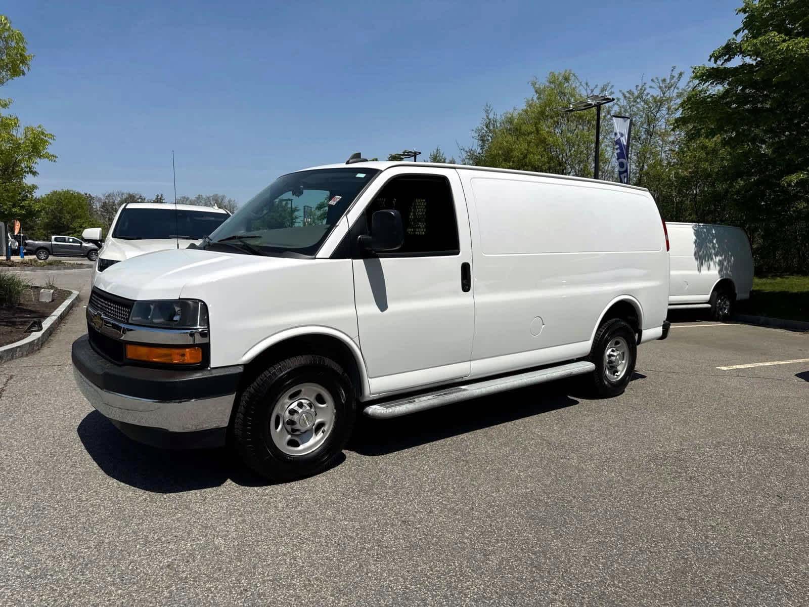 2023 Chevrolet Express 2500 Work Van HD's photo