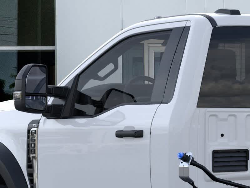 2025 Ford F-600 Super Duty Chassis Cab XL - Photo 20