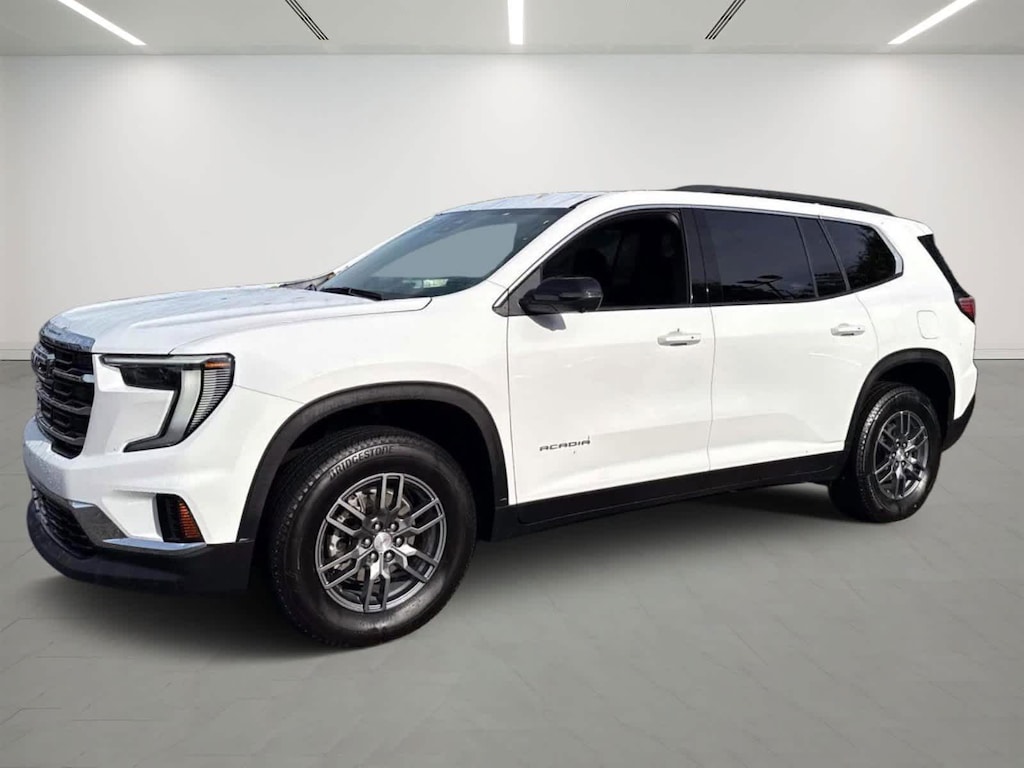 Used 2025 GMC Acadia AWD Elevation
