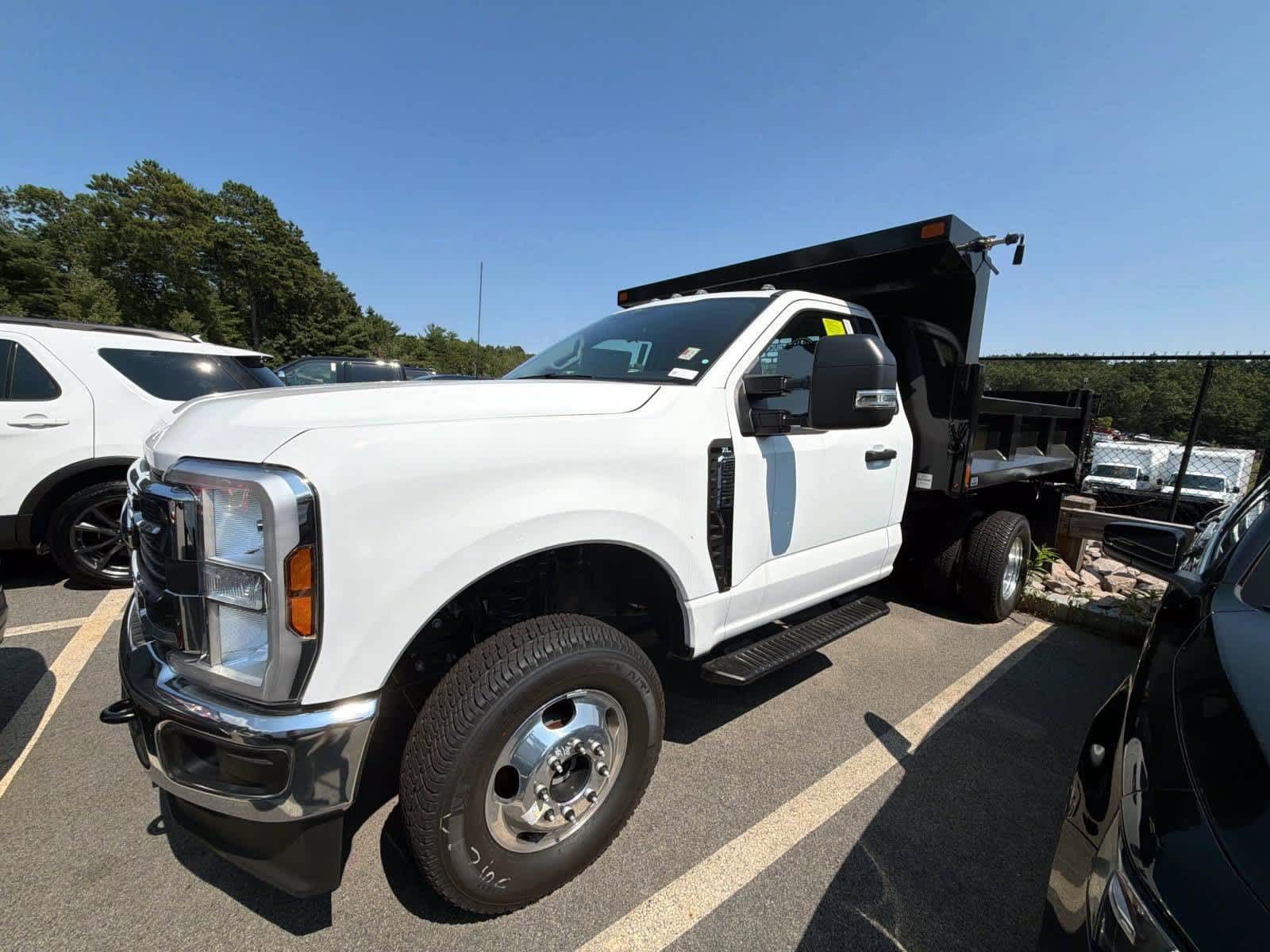 2026 Ford F-350 Super Duty Chassis Cab