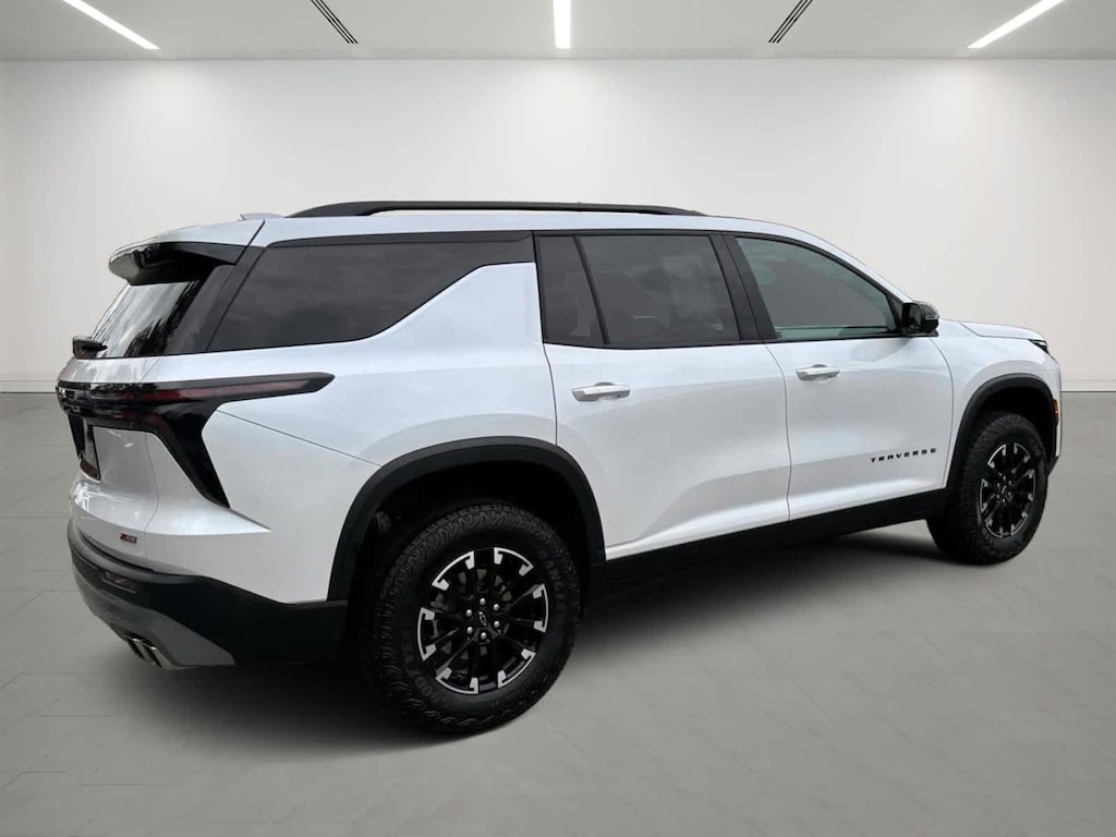 Used 2025 Chevrolet Traverse AWD Z71