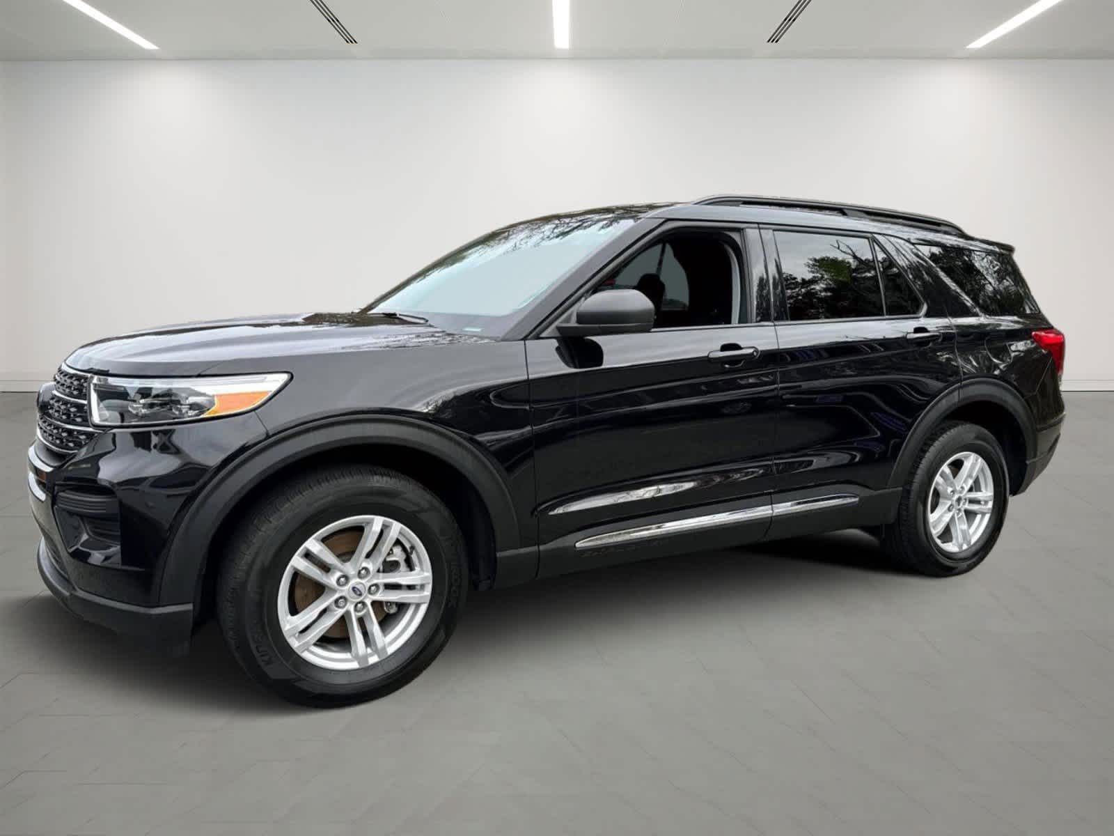 2023 Ford Explorer XLT's photo