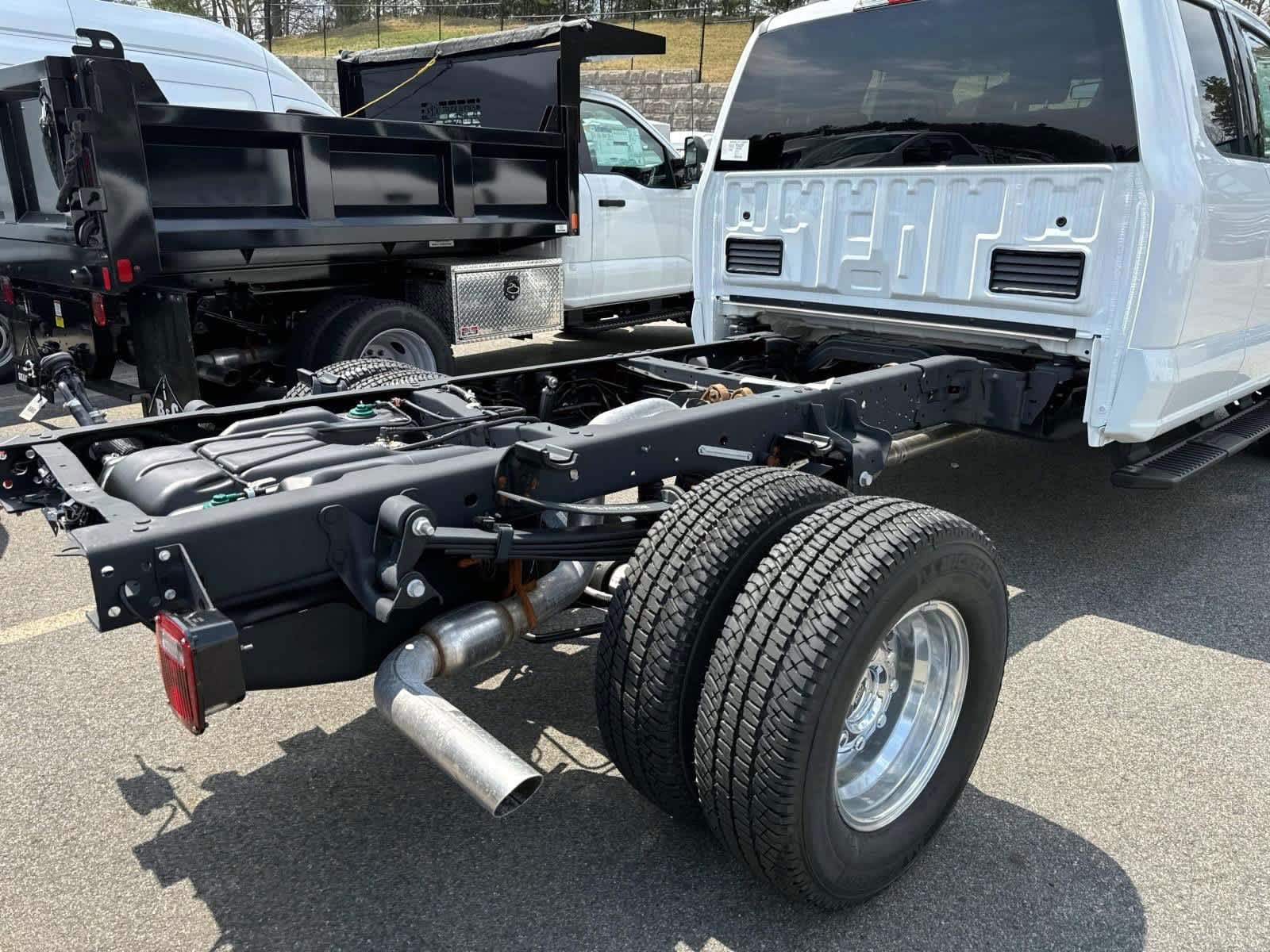2024 Ford F-350 photo 3