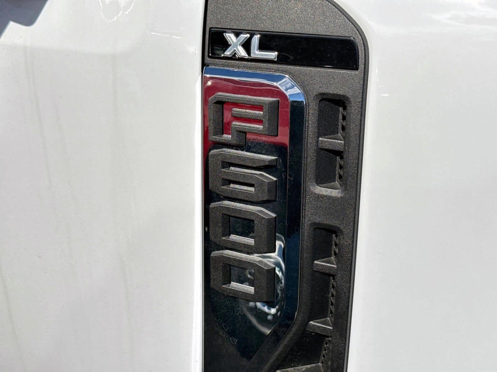 2025 Ford F-600 Super Duty Chassis Cab XL - Photo 10