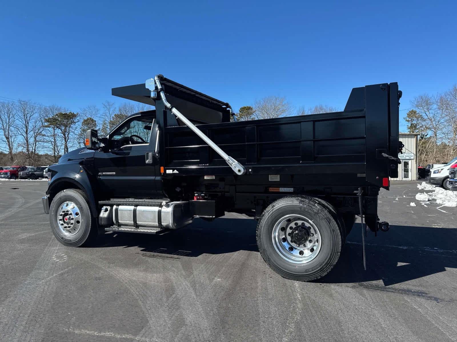 2025 Ford F-750 Regular Cab photo 3