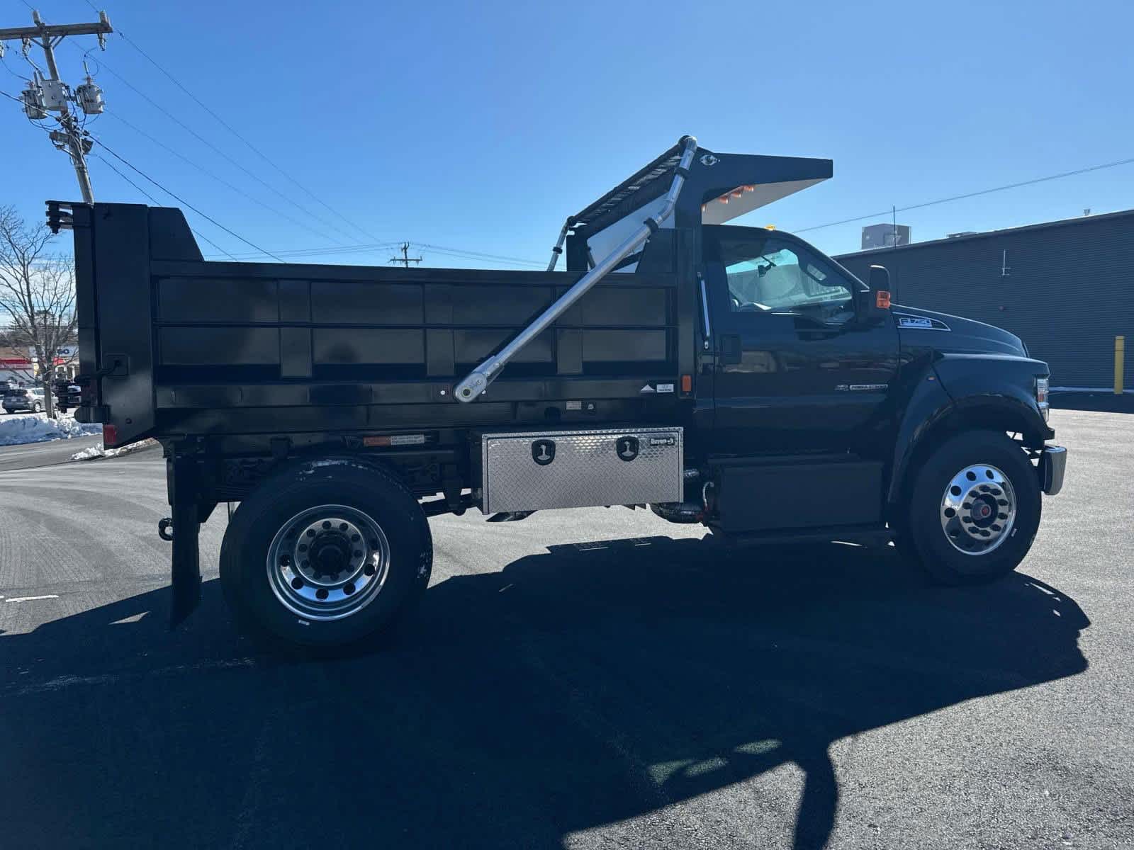 2025 Ford F-750 Regular Cab photo 4