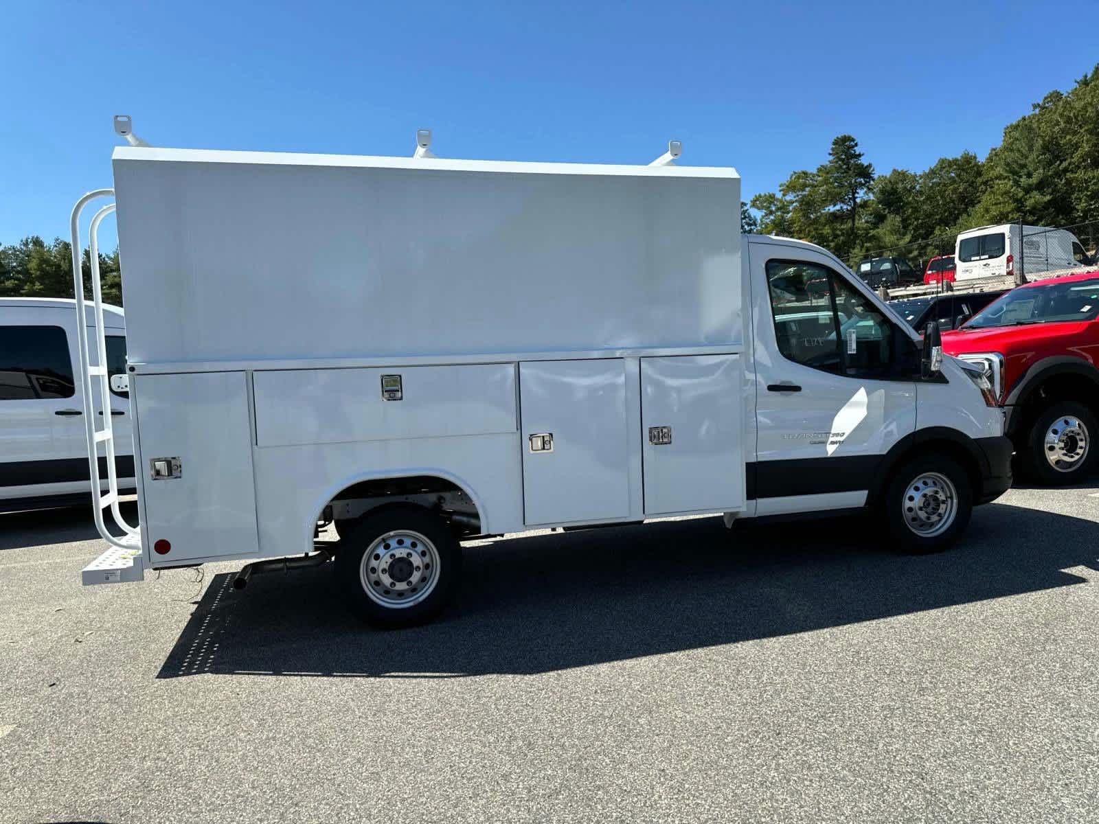 2024 Ford Transit photo 4