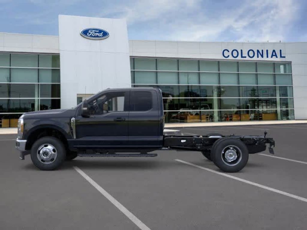 New 2025 Ford F-350 Chassis XL 4WD Supercab 168 WB 60 CA Truck Super Cab