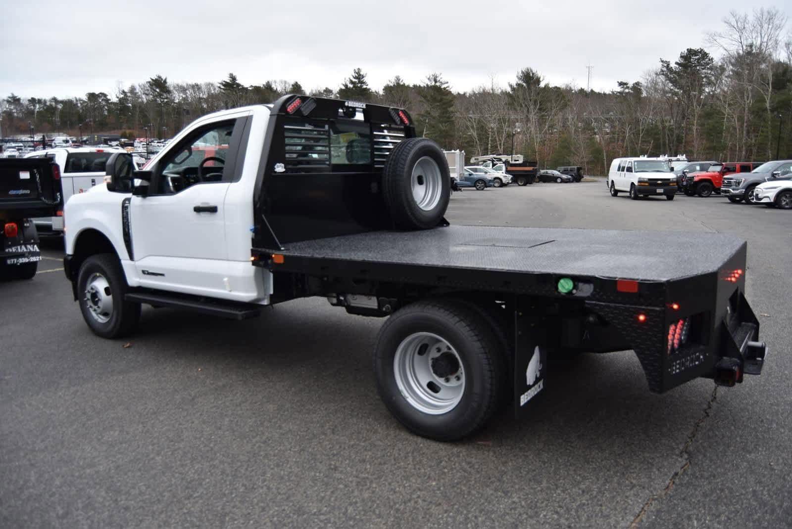 2024 Ford F-350 photo 3