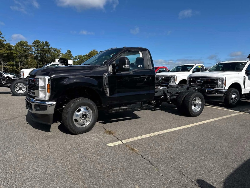 New 2025 Ford F-350 Chassis Truck Regular Cab