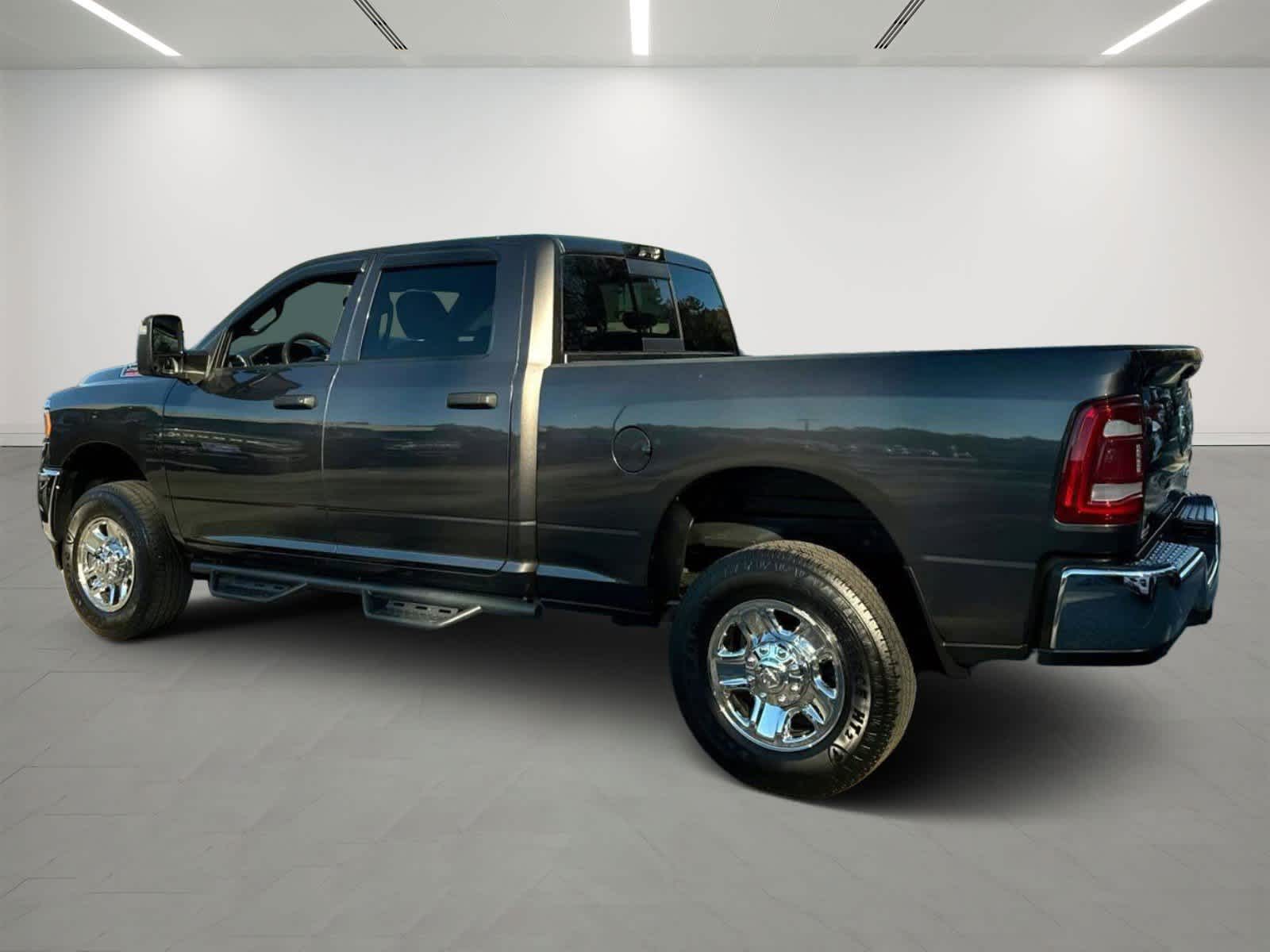 2024 Ram 2500 Tradesman photo 3