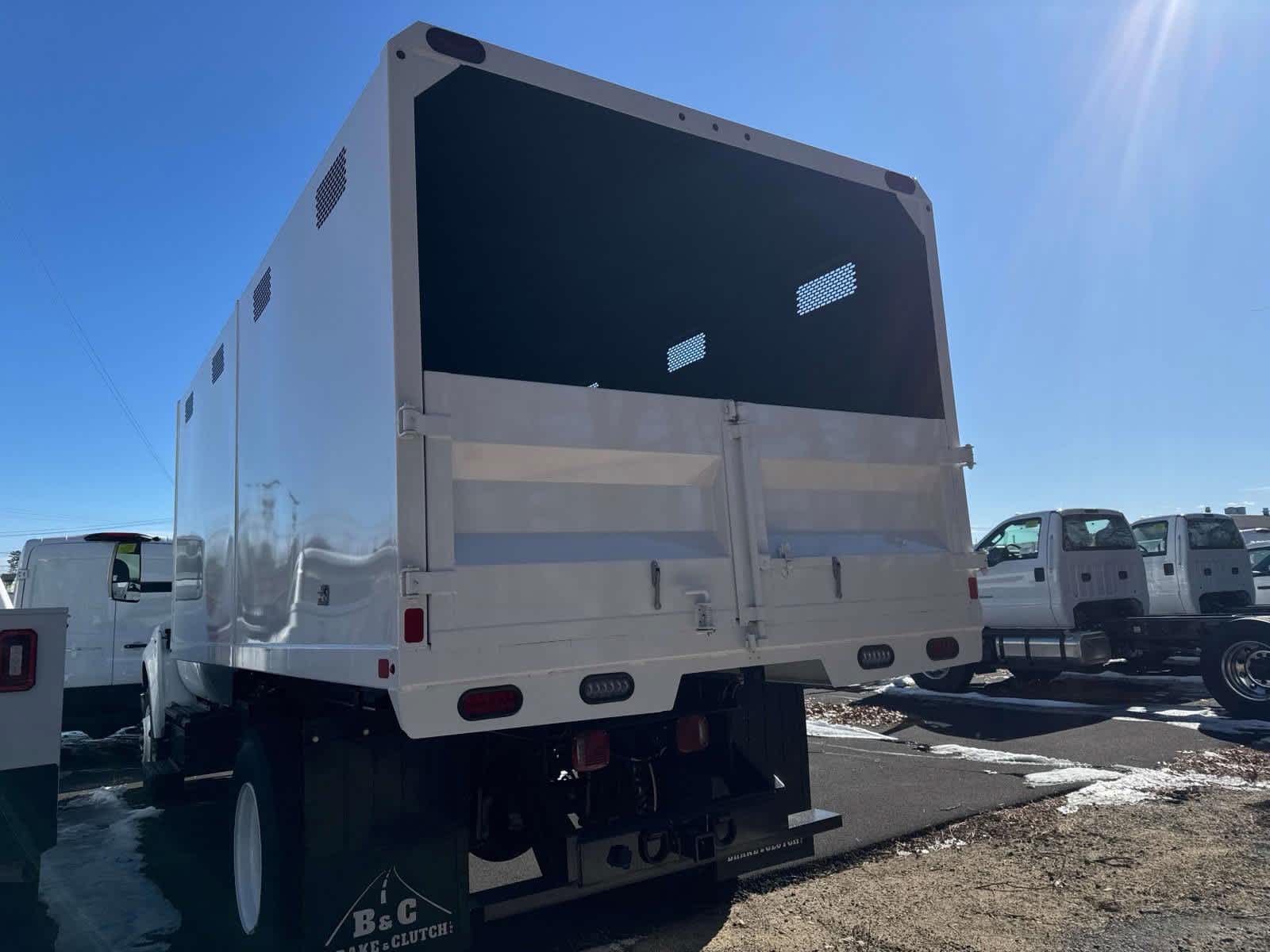 2025 Ford F-750 Regular Cab photo 2