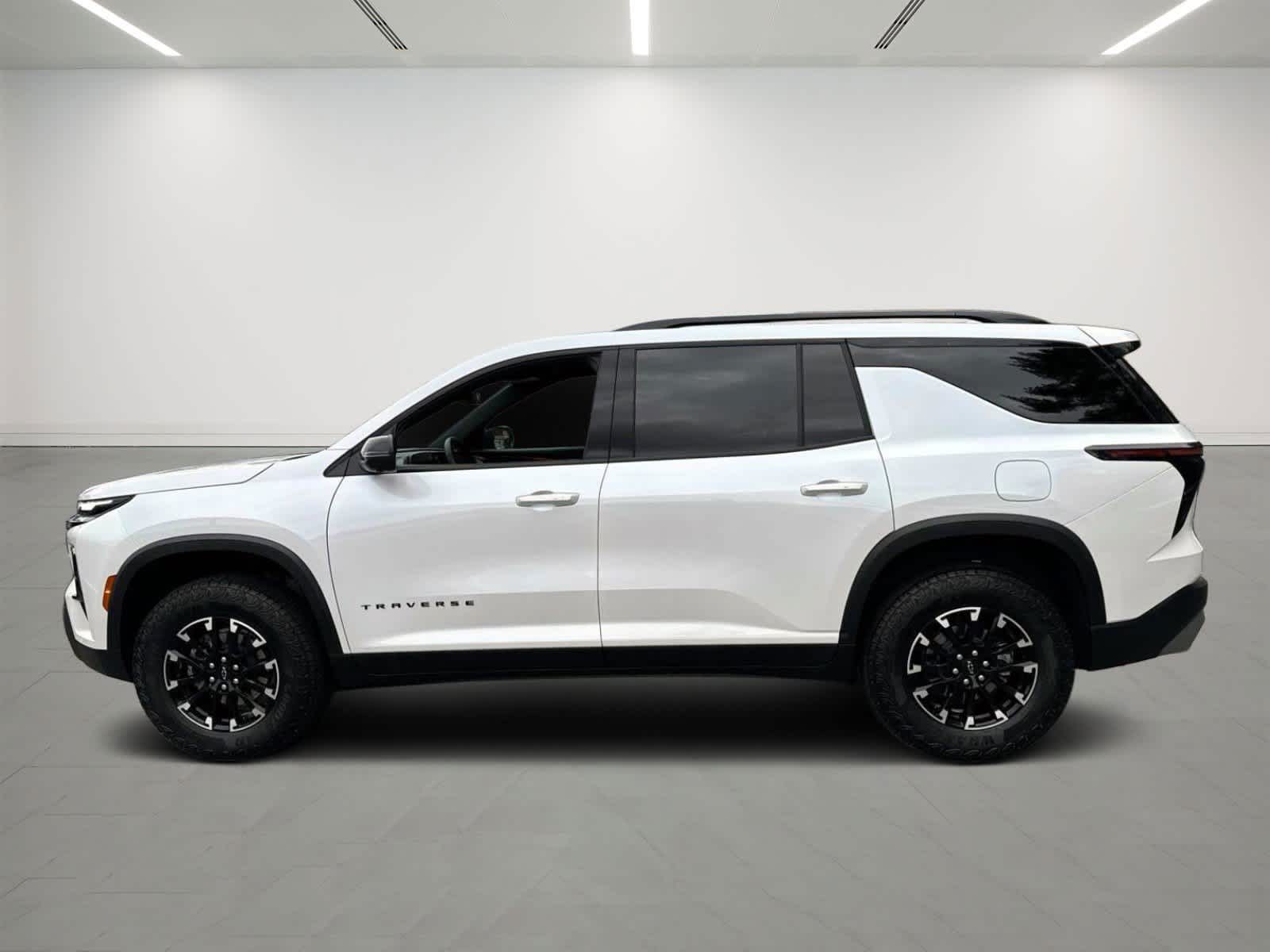 2025 Chevrolet Traverse Z71 photo 2