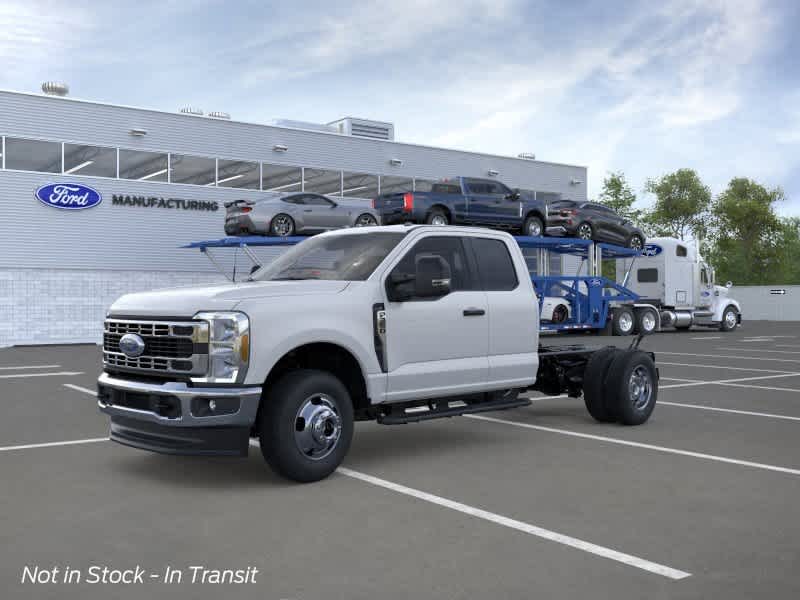 2026 Ford F-350 XL 4x4 SuperCab 168-In DRW's photo