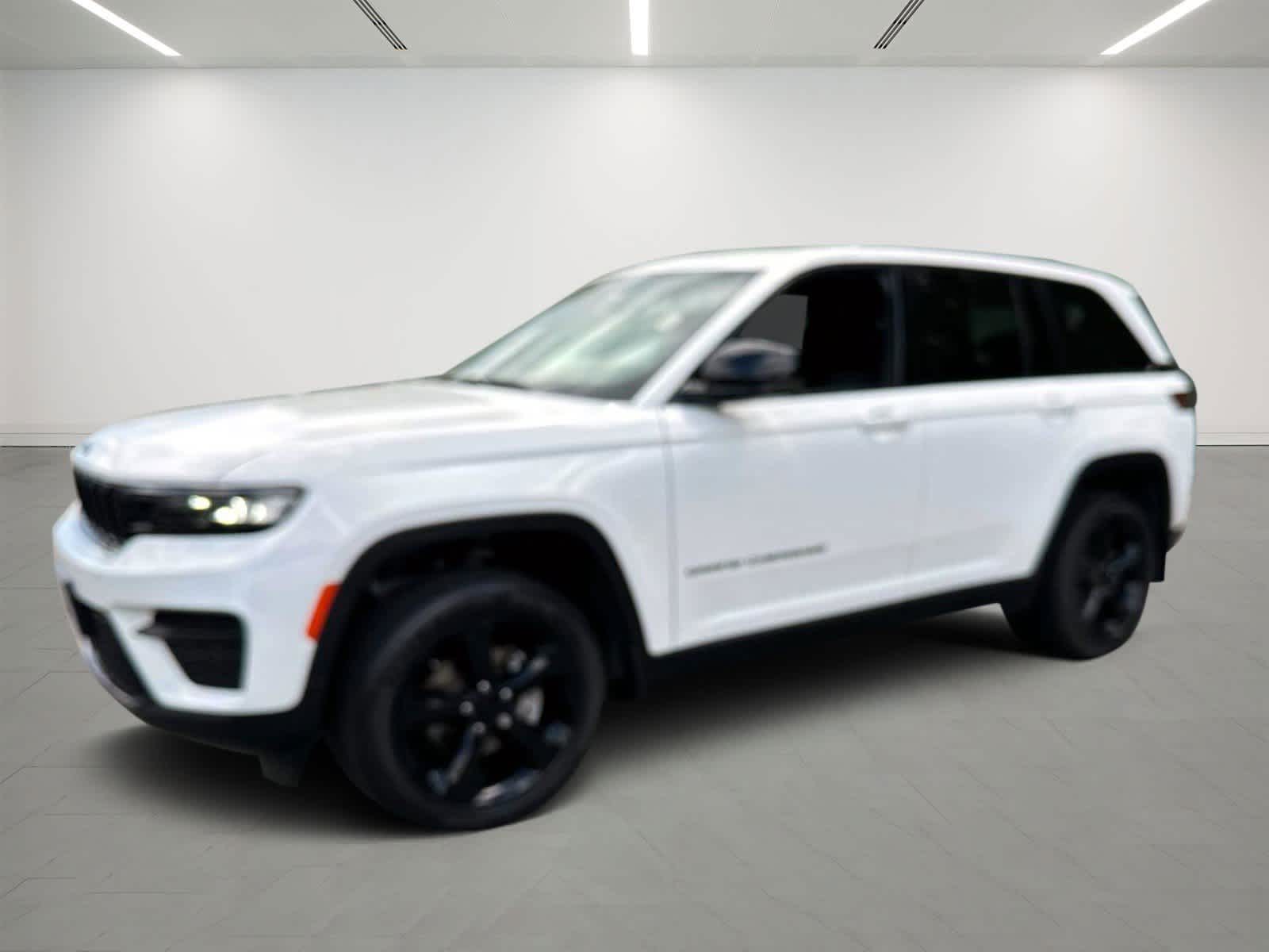 2023 Jeep Grand Cherokee Altitude's photo